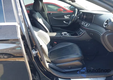 2019 Mercedes-Benz E 300 z USA, uszkodzony, nr VIN WDDZF4JB8KA600698